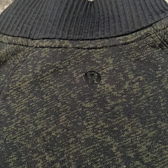 Lululemon Restless 1/4 zip black/army green pull over size 4 - Picture 7 of 11
